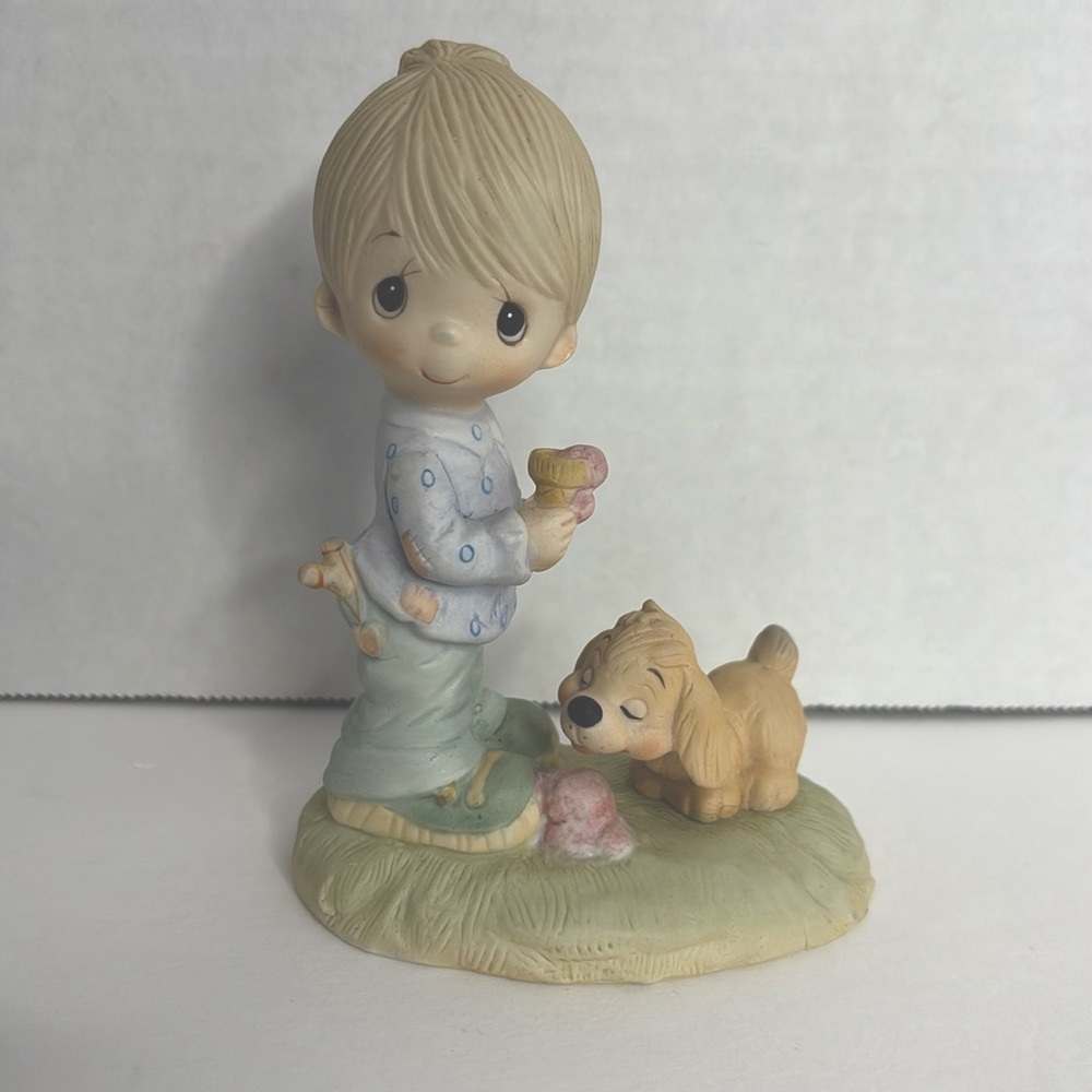 PRECIOUS MOMENTS BOY WITH DOG***